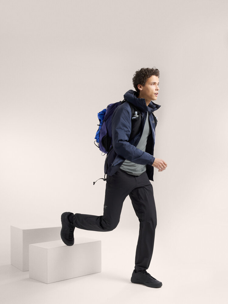 Arc'Teryx Atom Hoody - Black Sapphire Arc'Teryx Atom Hoody - Black Sapphire