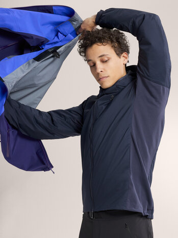 Arc'Teryx Atom Hoody - Black Sapphire Arc'Teryx Atom Hoody - Black Sapphire