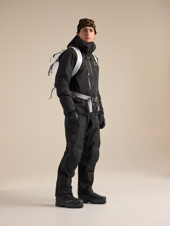 Arc'Teryx Alpha SV Jacket - 24K Black Arc'Teryx Alpha SV Jacket - 24K Black