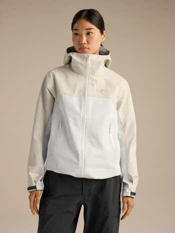 Arc'Teryx Beta Jacket - Sea Salt / Arctic Silk Arc'Teryx Beta Jacket - Sea Salt / Arctic Silk