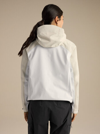 Arc'Teryx Beta Jacket - Sea Salt / Arctic Silk Arc'Teryx Beta Jacket - Sea Salt / Arctic Silk