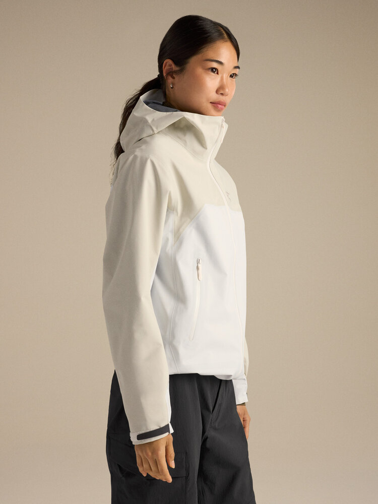 Arc'Teryx Beta Jacket - Sea Salt / Arctic Silk Arc'Teryx Beta Jacket - Sea Salt / Arctic Silk