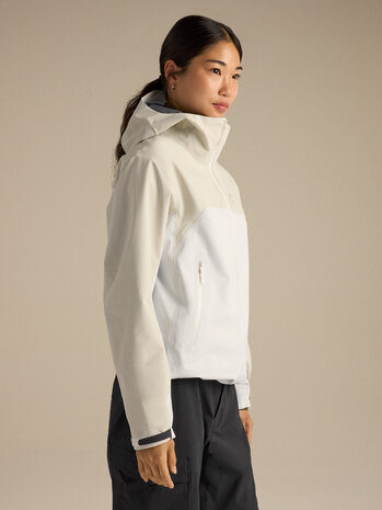 Arc'Teryx Beta Jacket - Sea Salt / Arctic Silk Arc'Teryx Beta Jacket - Sea Salt / Arctic Silk