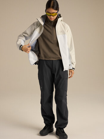 Arc'Teryx Beta Jacket - Sea Salt / Arctic Silk Arc'Teryx Beta Jacket - Sea Salt / Arctic Silk