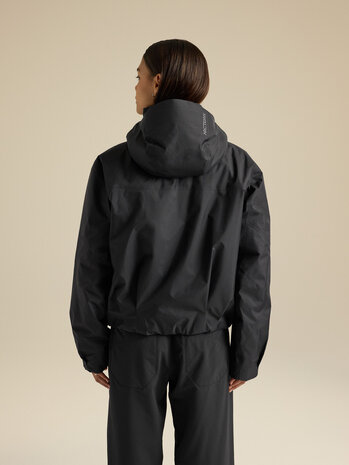 Arc'Teryx Altira Insulated Cropped Jacket - Black Arc'Teryx Altira Insulated Cropped Jacket - Black