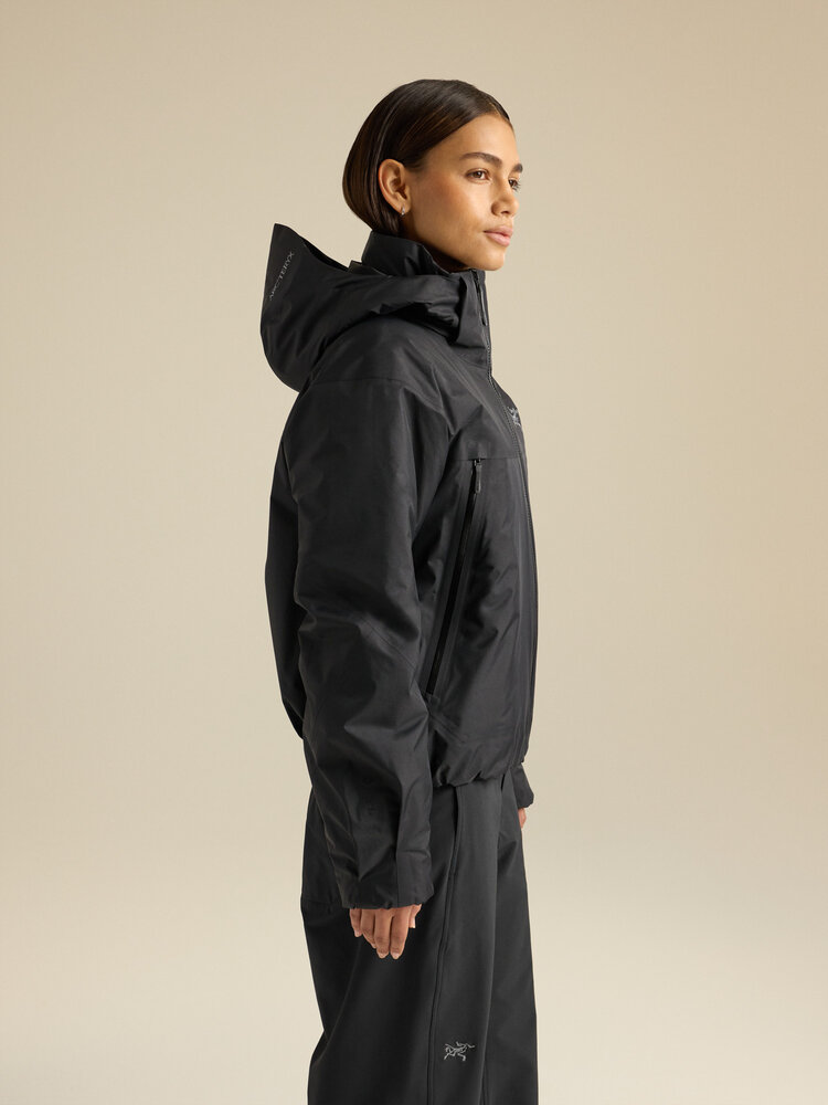 Arc'Teryx Altira Insulated Cropped Jacket - Black Arc'Teryx Altira Insulated Cropped Jacket - Black