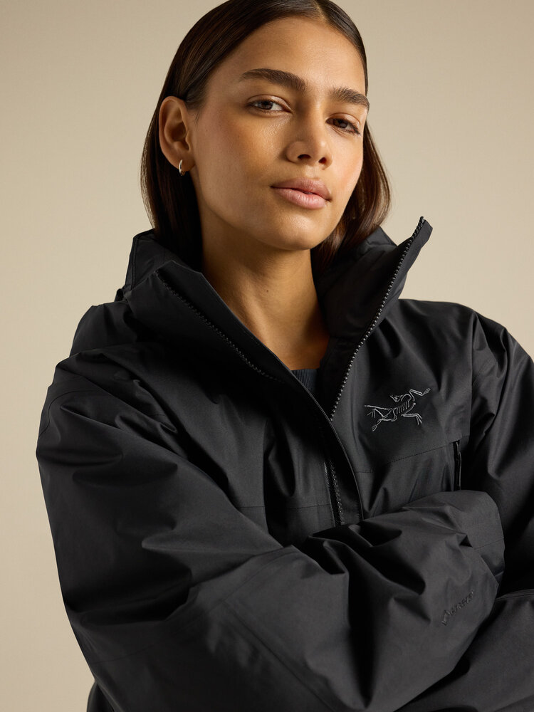 Arc'Teryx Altira Insulated Cropped Jacket - Black Arc'Teryx Altira Insulated Cropped Jacket - Black