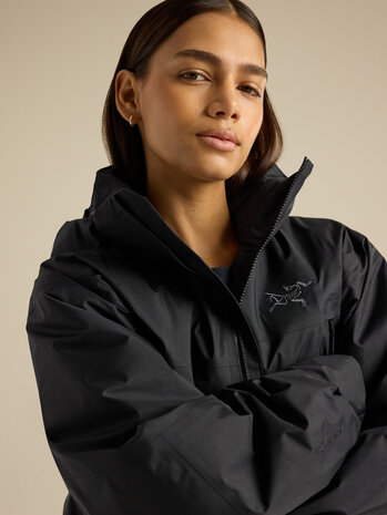 Arc'Teryx Altira Insulated Cropped Jacket - Black Arc'Teryx Altira Insulated Cropped Jacket - Black