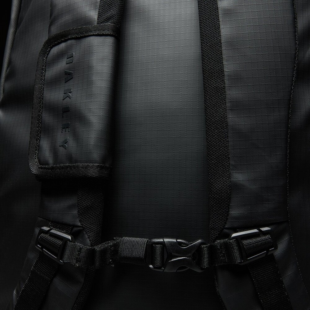 Oakley Terraquest 50L Hybrid Duffle - Pitch Black Oakley Terraquest 50L Hybrid Duffle - Pitch Black