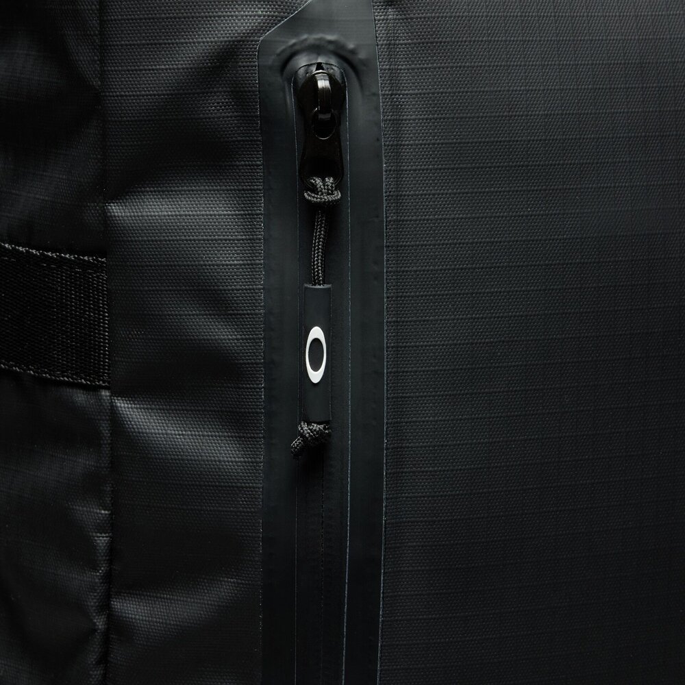 Oakley Terraquest 50L Hybrid Duffle - Pitch Black Oakley Terraquest 50L Hybrid Duffle - Pitch Black