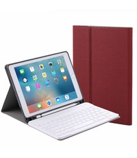 Ntech iPad 2021 Hoes met Toetsenbord  Bordeaux - iPad 2020 hoes - iPad 9e/8e/7e Generatie hoes QWERTY Keyboard met Bluetooth