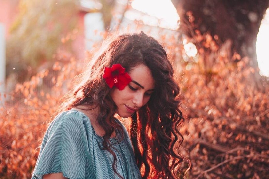 SIMPELE VEGAN BROCCOLISOEP MET KIEMEN EN HENNEP