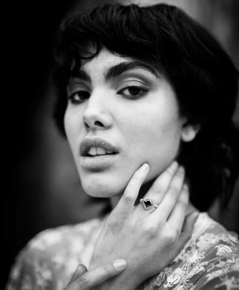 Ring Ewa met Rode Granaat - Agape Collection