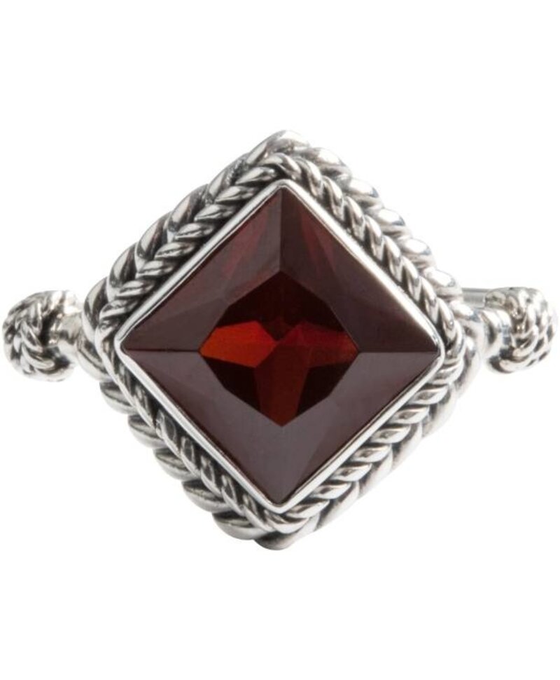 Ring Ewa met Rode Granaat - Agape Collection