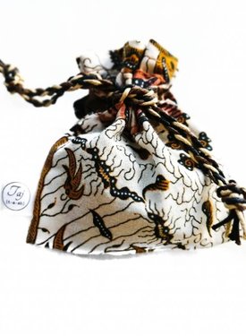 Gift wrap: batik jewelry pouch