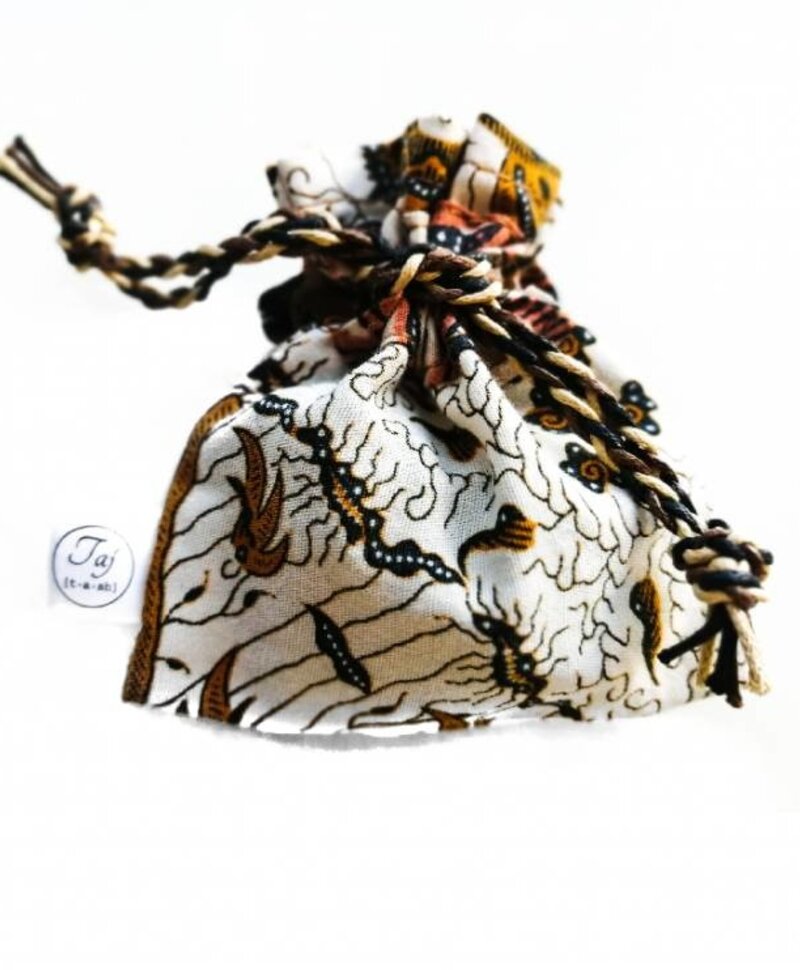 Cadeauverpakking: batikzakje