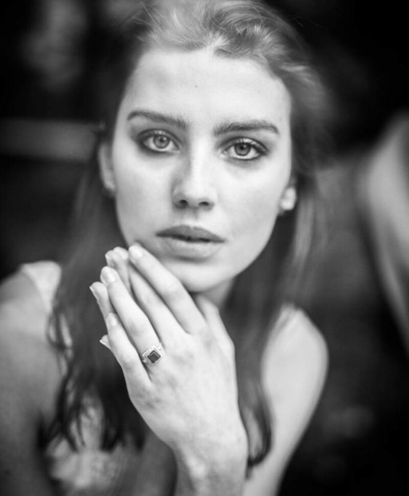 Ring Eartha with Synthetic Emerald