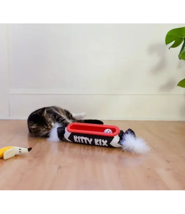 Outward Hound CATSTAGES "Kitty Kix Ball Tacks"