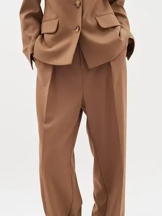In Wear KHAIIW PLEATED TROUSERS Coca Mocha