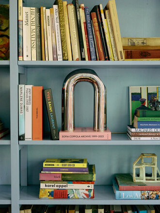 HK Living Arch sculpture steel