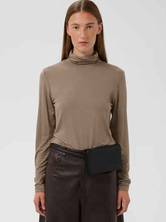 Soaked HANADI ROLLNECK WALLNUT