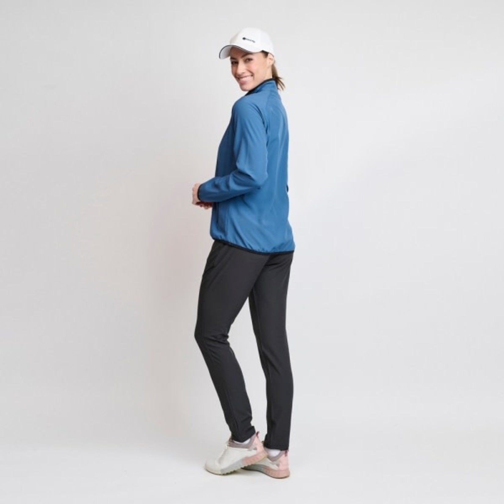 Backtee Backtee Ladies 80G Packable Shield - ENSIGN BLUE