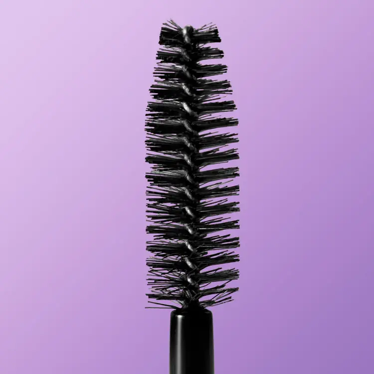 Collection Eyes On Me - Volume Mascara - WATERPROOF