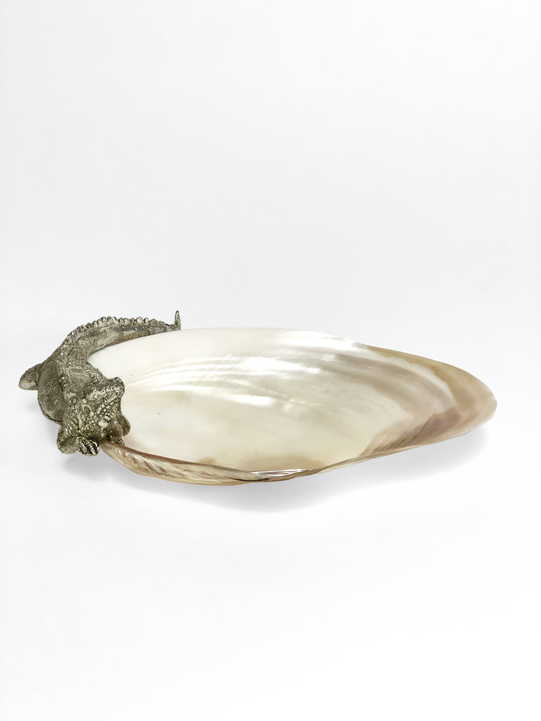 Bowl of shell with metal iguana
