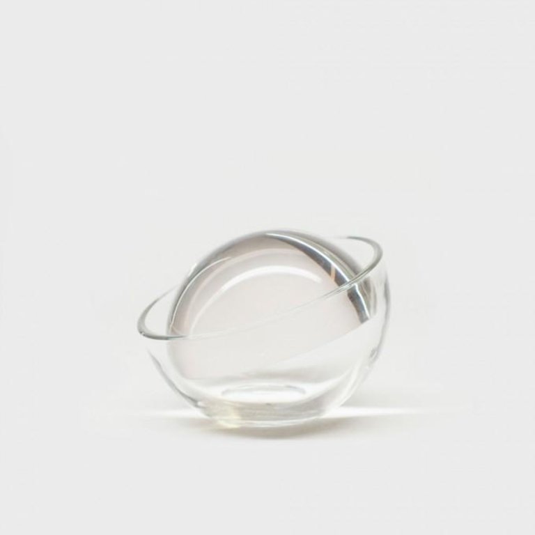 Crystal magnifier with transparant container