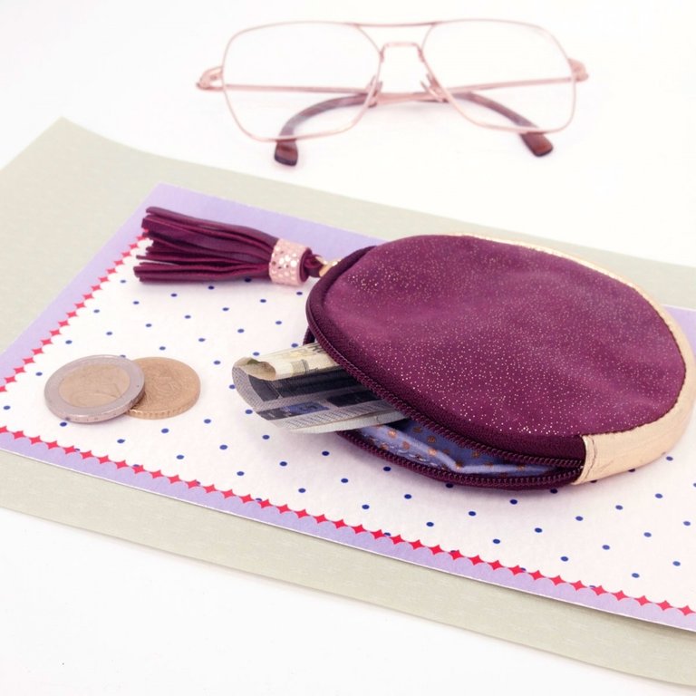 Noï/Natural Life Noi Plum round leather gold dust pouch