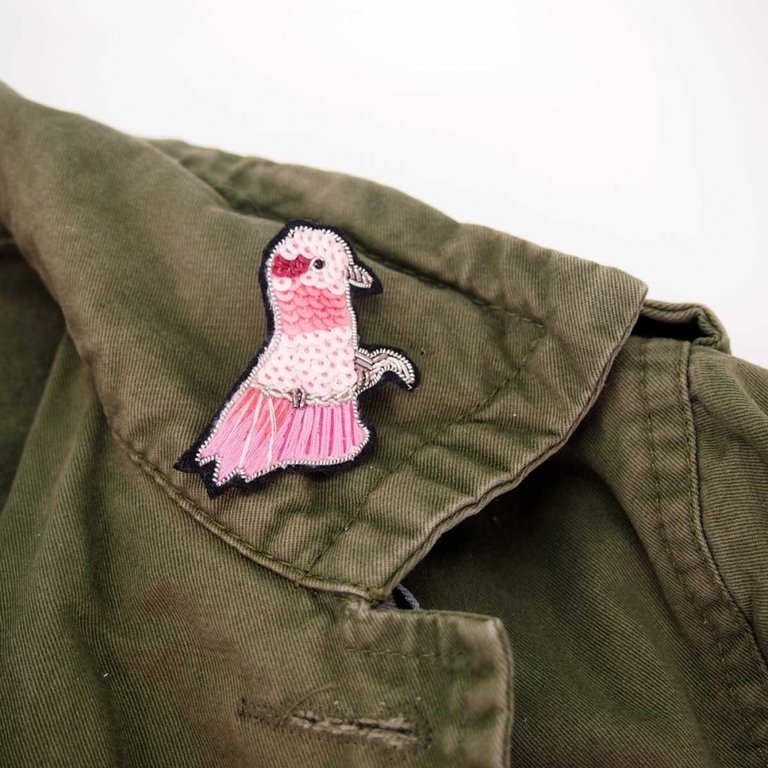 Noï/Natural Life Noi Pink parrot brooch