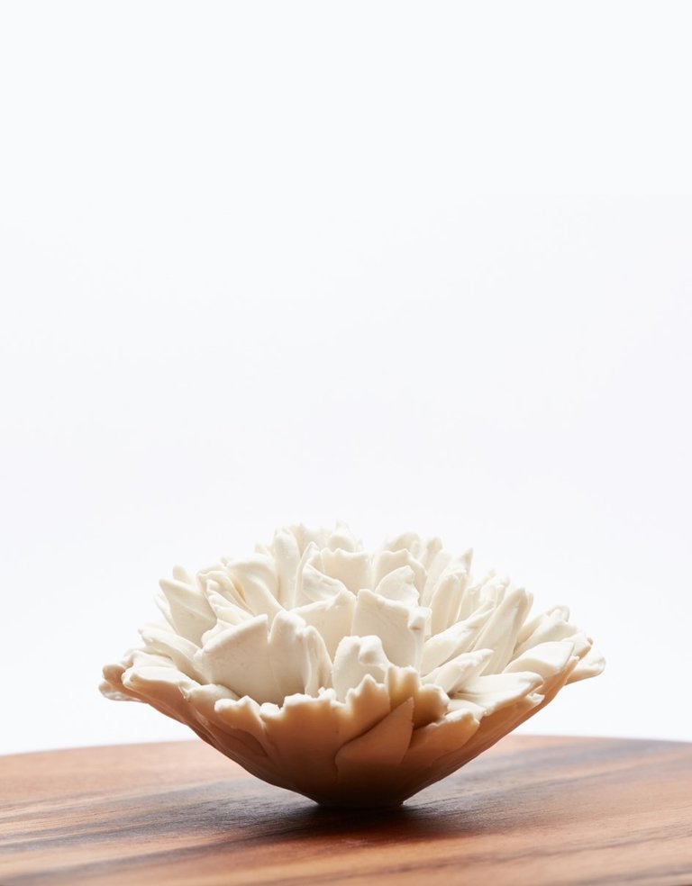 Anoq Rond wit doosje van met porseleine anjer handvat (Ø 15 cm)