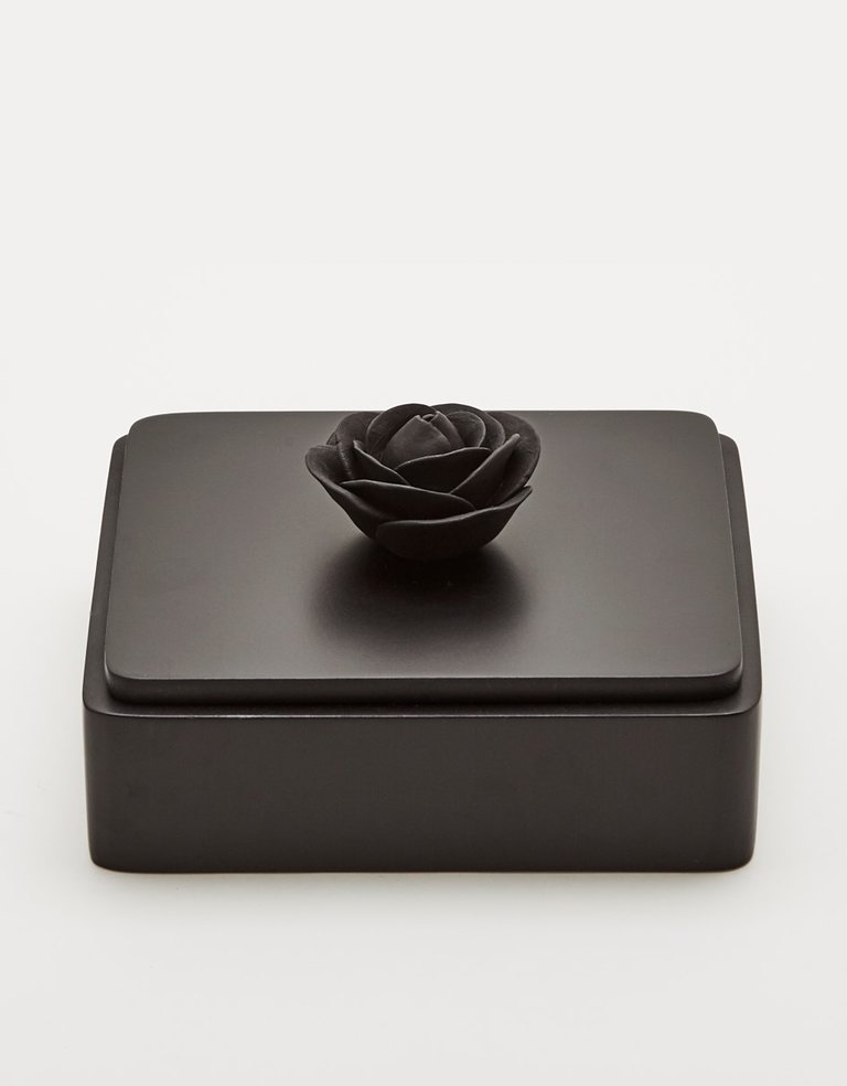 Anoq Black square box with black porcelain rose (15cm)