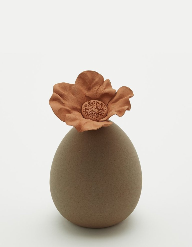 Anoq Caramel color egg-shaped perfume diffuser