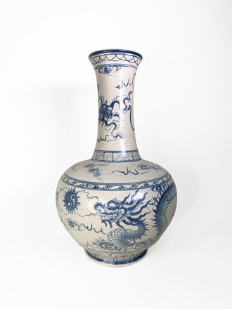 Vintage Handbeschilderde vaas met blauw-wit decor Vintage Handbeschilderde vaas met blauw-wit decor