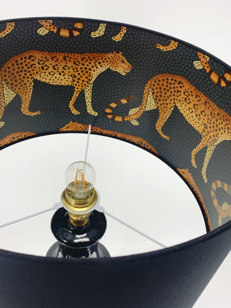Vintage Bondia keramieke tafel lamp met nieuwe kap met 'Cole and Son' interior