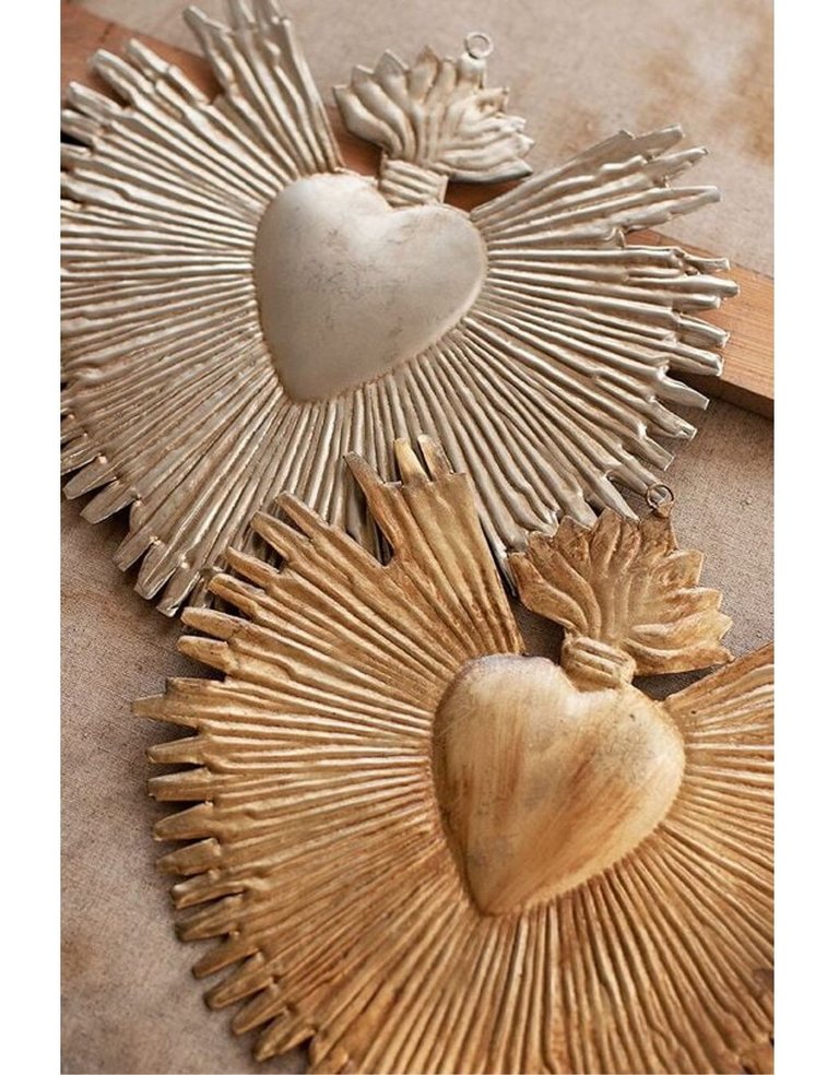 Boncoeurs Gold colored ex voto heart 'Rays'