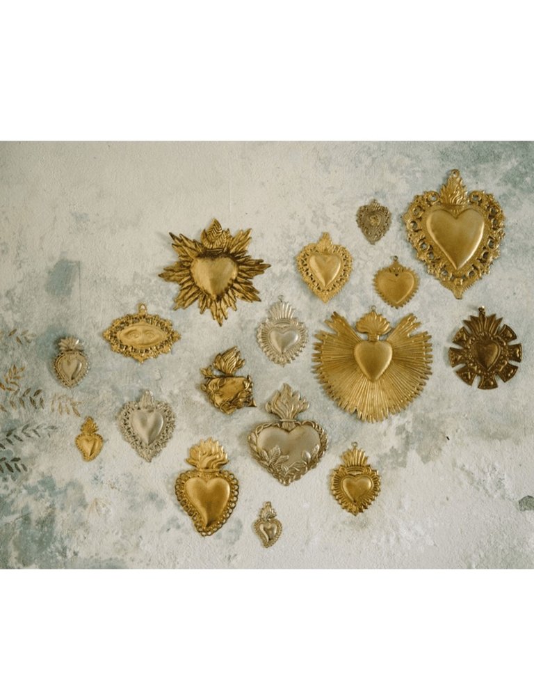 Boncoeurs Gold colored ex voto heart 'Rays'