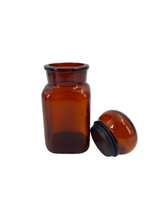 https://cdn.webshopapp.com/shops/280320/files/393698046/660x880x1/vintage-amber-apothecary-bottle-square-1.jpg