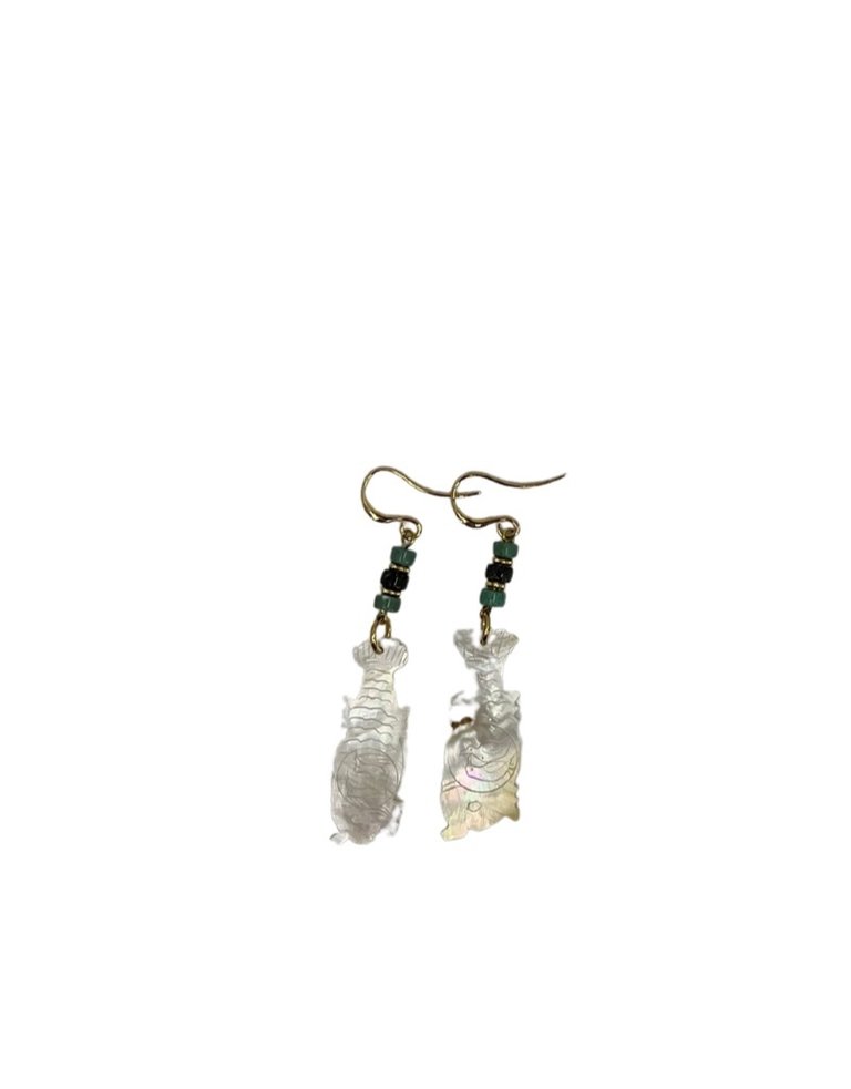 Petra Reijrink Pair of earrings - Mother of Pearl fishes - 4 variations