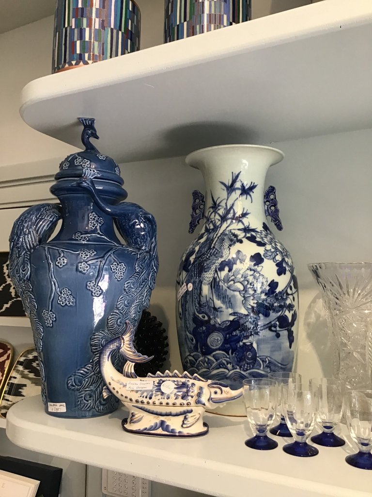 Les Ottomans Large blue Peacock vase
