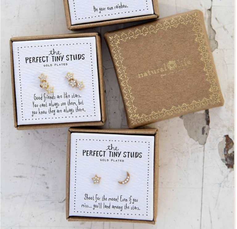Noï/Natural Life Earrings tiny studs moon and star