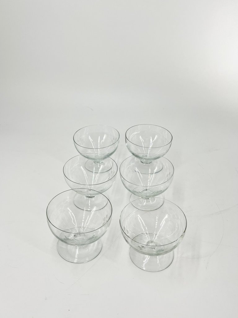 Vintage Set of six short French vintage champagne coupes