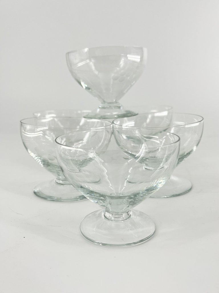 Vintage Set of six short French vintage champagne coupes