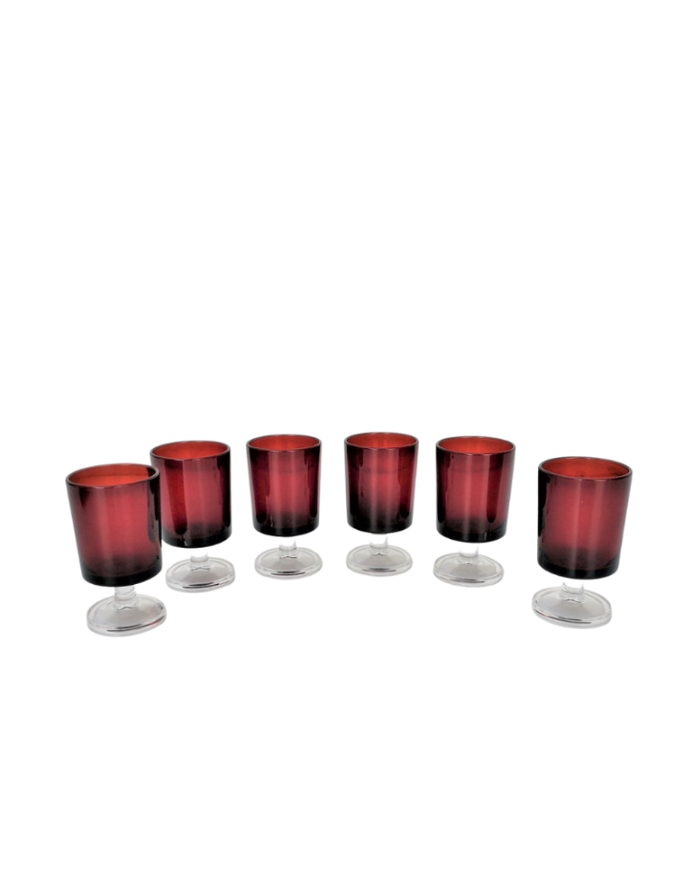 Vintage Vintage set van zes rode digestief glaasjes