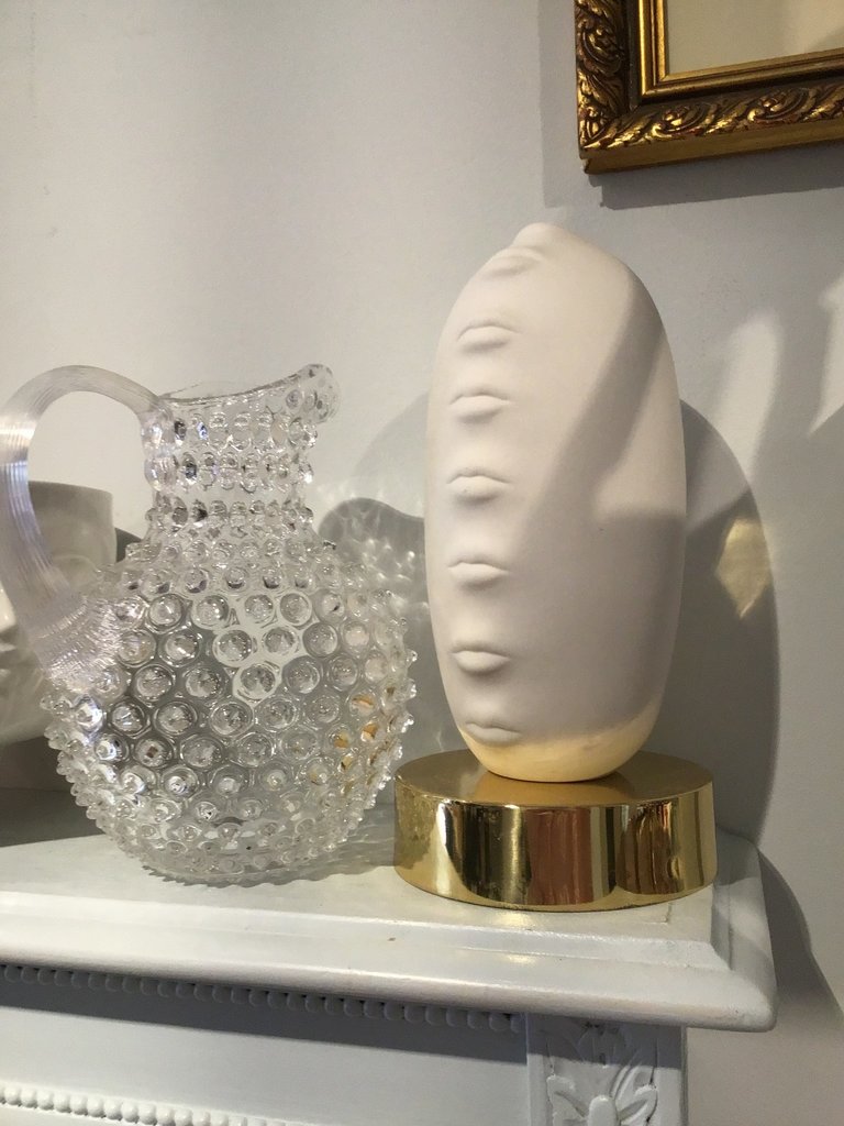 Jonathan Adler White porcelain Gala lips vase