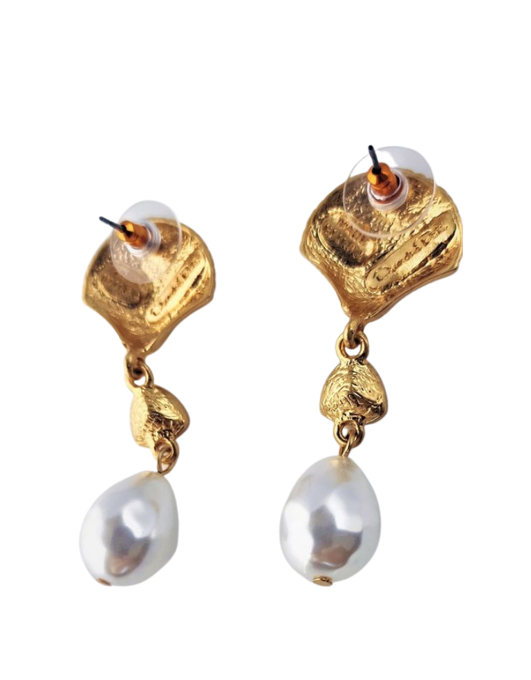 Vintage Oscar de la Renta shell and pearl earrings
