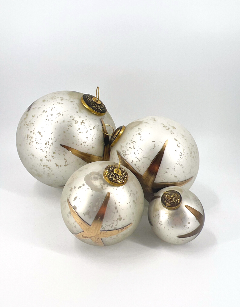 Christmas bauble gold star