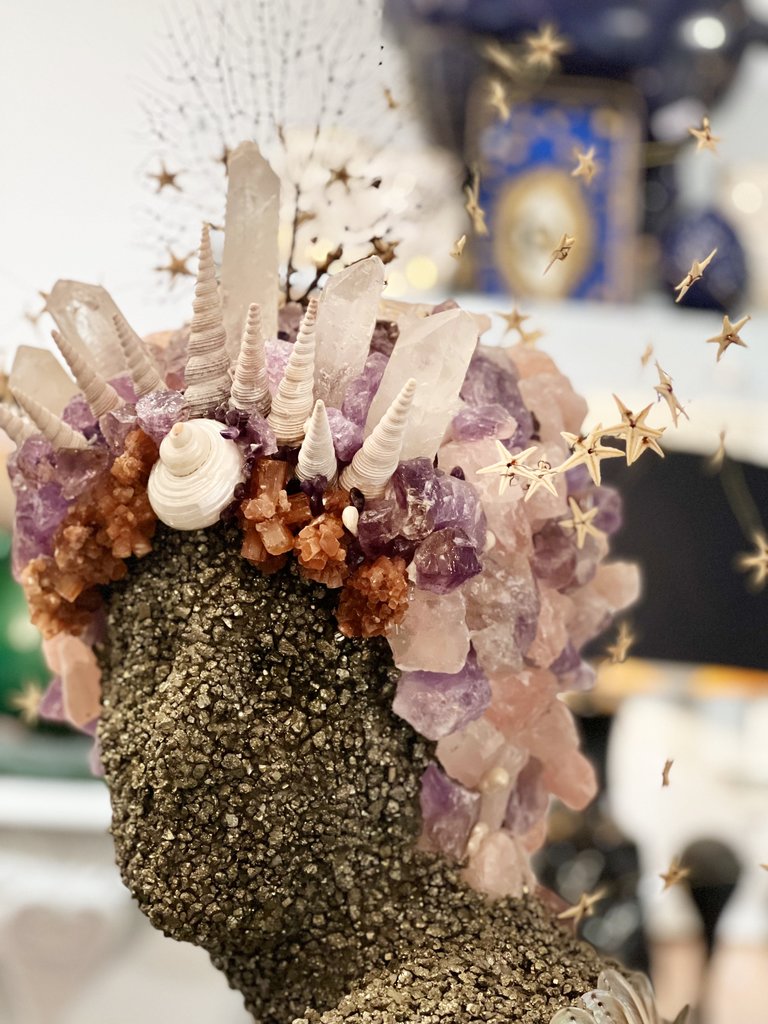 Marieke Ariëns Interior Objects 'Natural woman'  Sculpture with gemstones by MAIO