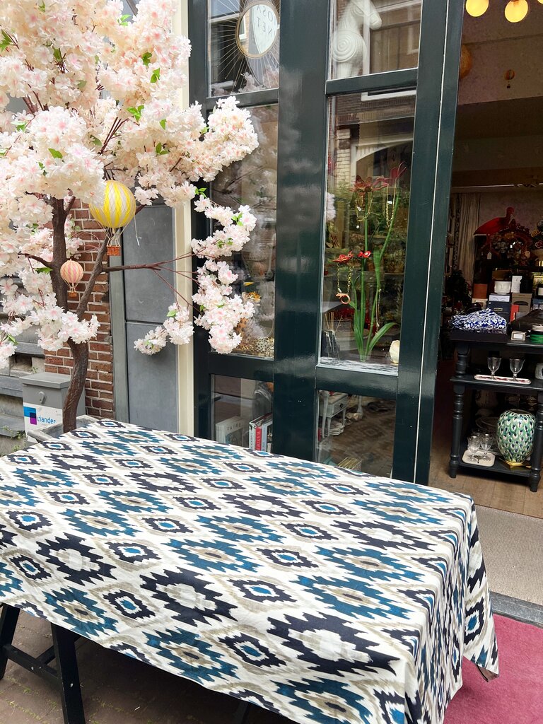 Les Ottomans Les Ottomans Katoenen Ikat tafelkleed- Blauw, grijs en wit- 250x150cm